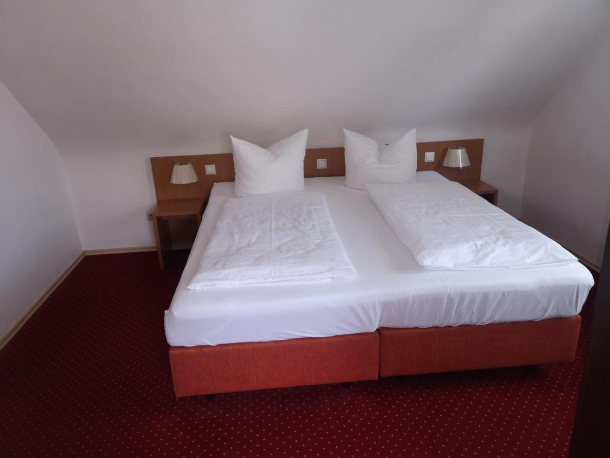 Bodenseehotel Krone & Gaestehaus Bodman-Ludwigshafen Extérieur photo